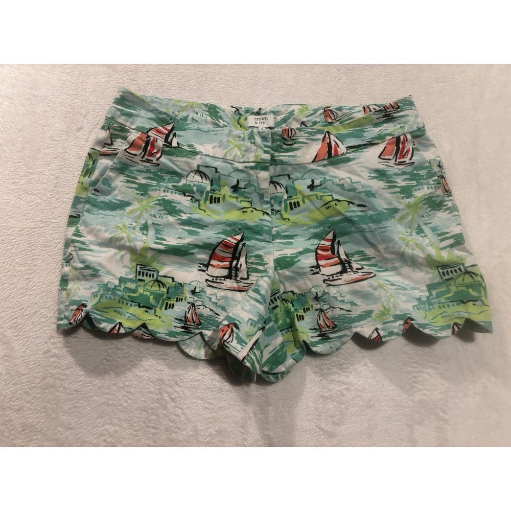 Crown & Ivy Shorts Women's 10 Scenic Print Summer Sailboat Scallop Trim